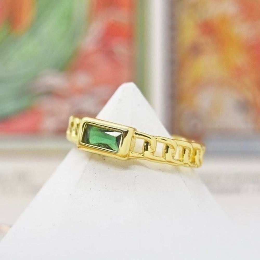 Emerald Chain Ring - Picture 2 of 4